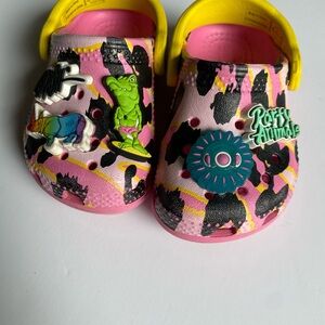 Size 4C Toddler Unisex Crocs Clog Lemon/Multi Color Ron English Adjustable Shoes